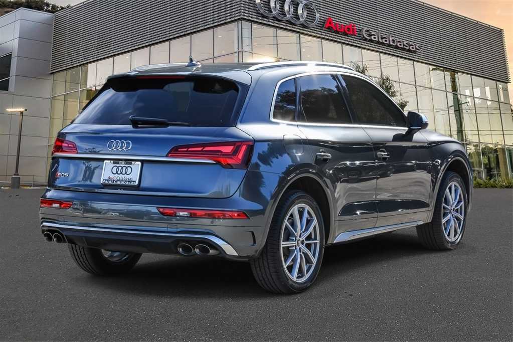 Thumbnail: 2022 Audi SQ5 - 4