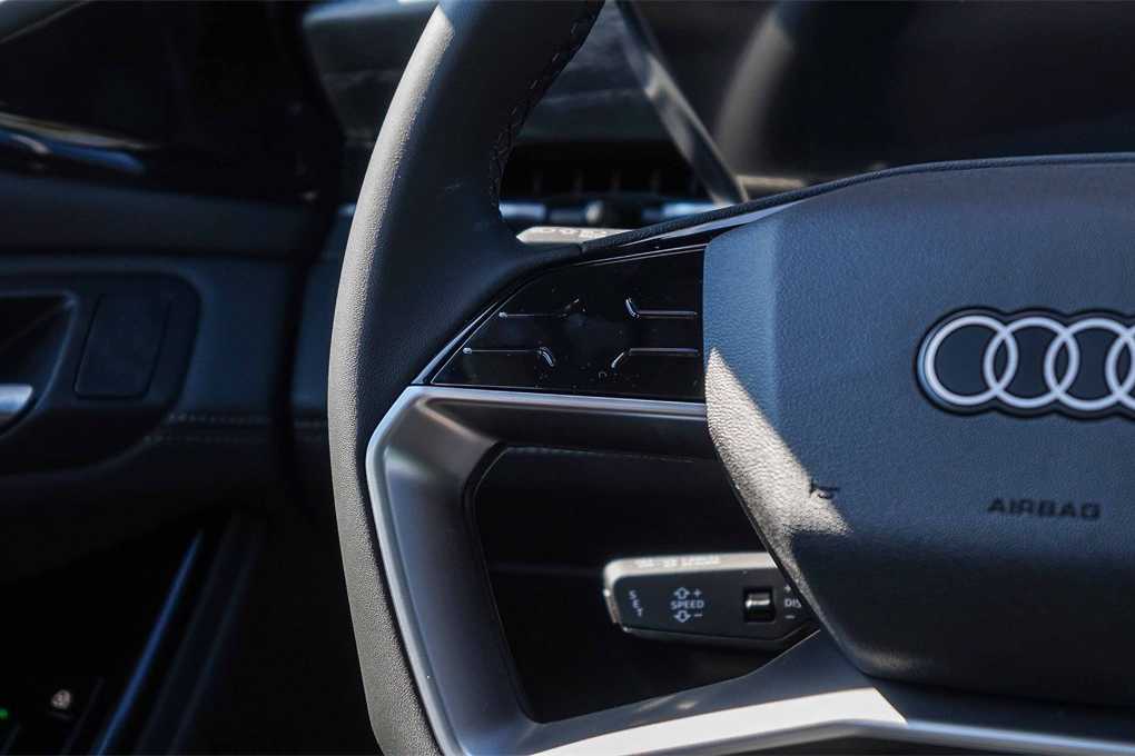 Thumbnail: 2025 Audi e-tron S - 16