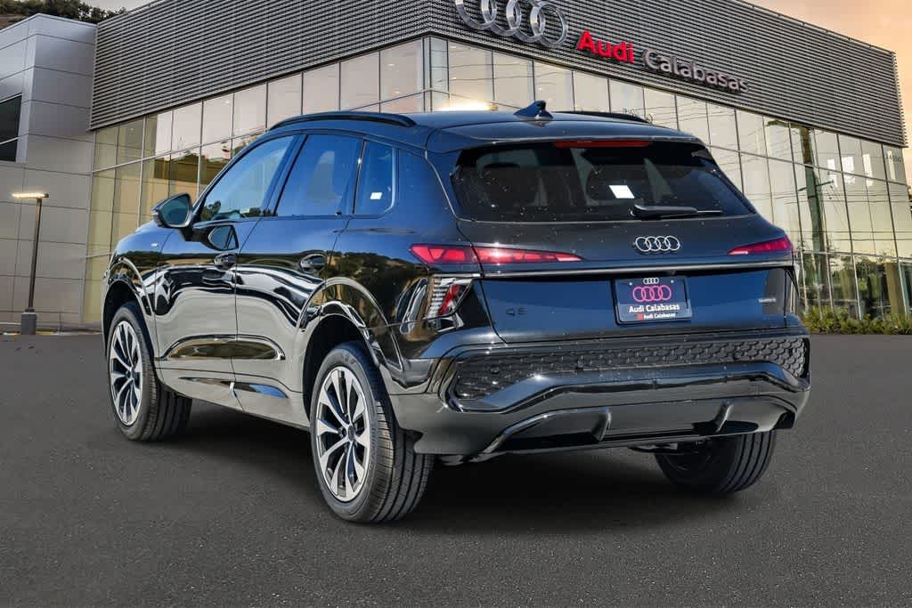 Thumbnail: 2026 Audi Q3 - 6