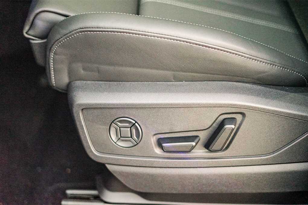 Thumbnail: 2025 Audi Q5 - 20