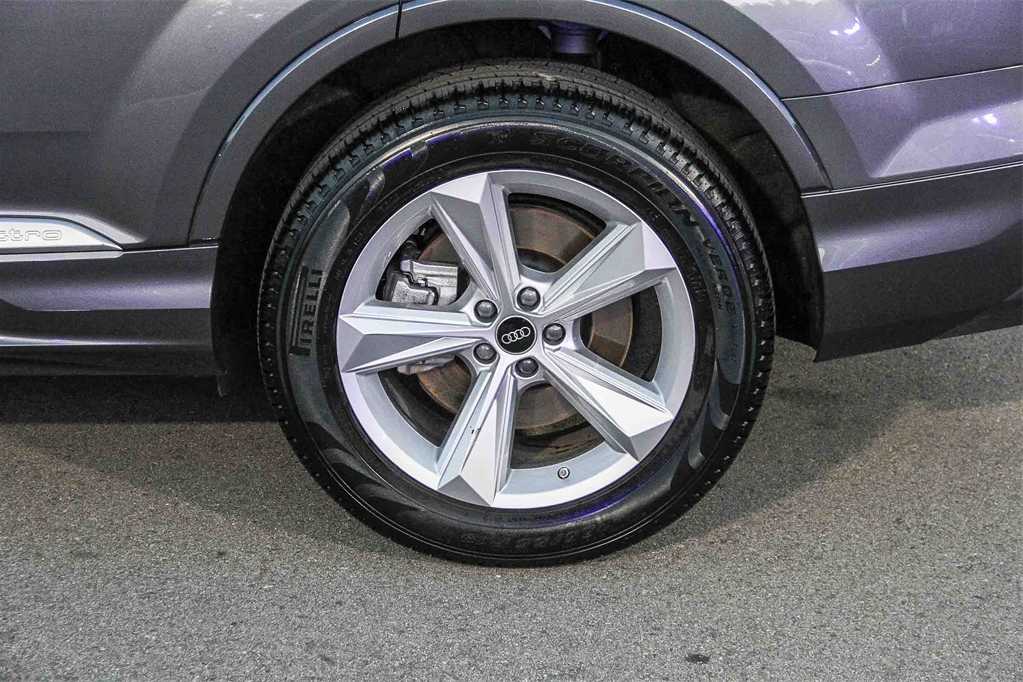 Thumbnail: 2023 Audi Q7 - 6