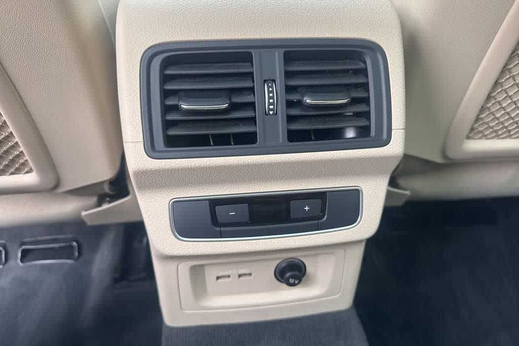 Thumbnail: 2022 Audi Q5 - 33