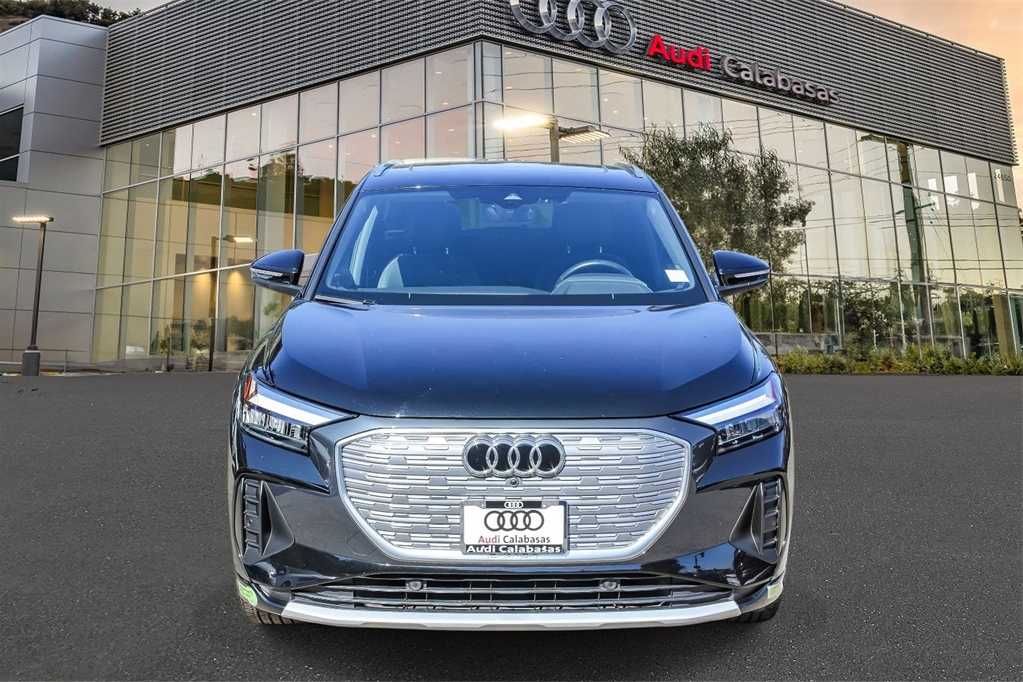 Thumbnail: 2023 Audi Q4 e-tron - 6