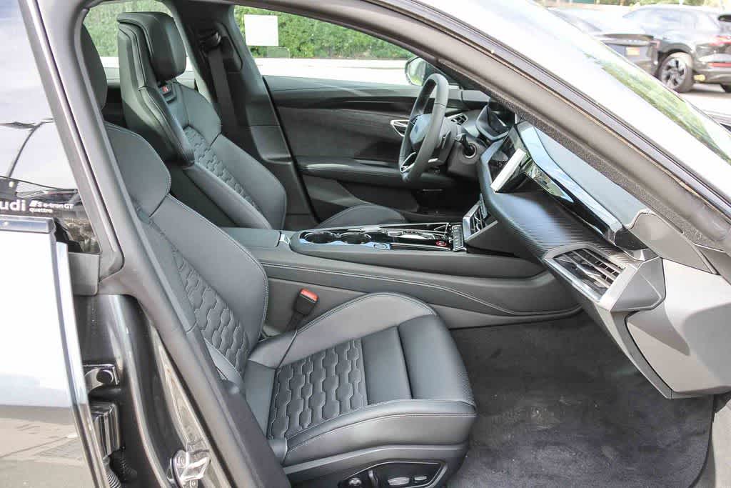 Thumbnail: 2026 Audi e-tron GT - 18