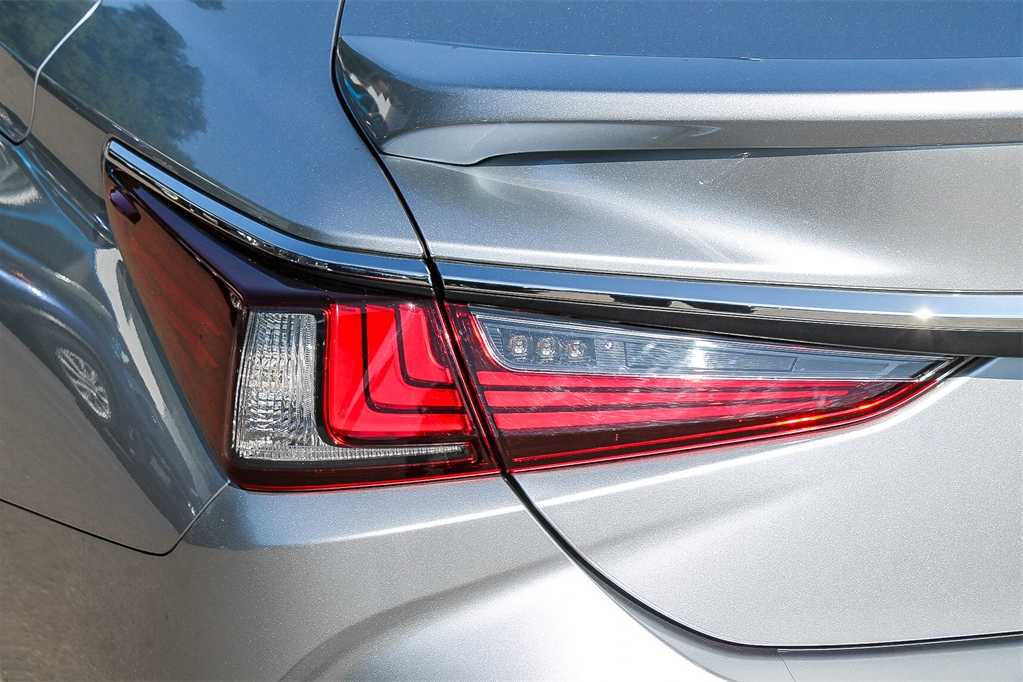 Thumbnail: 2024 Lexus ES - 7
