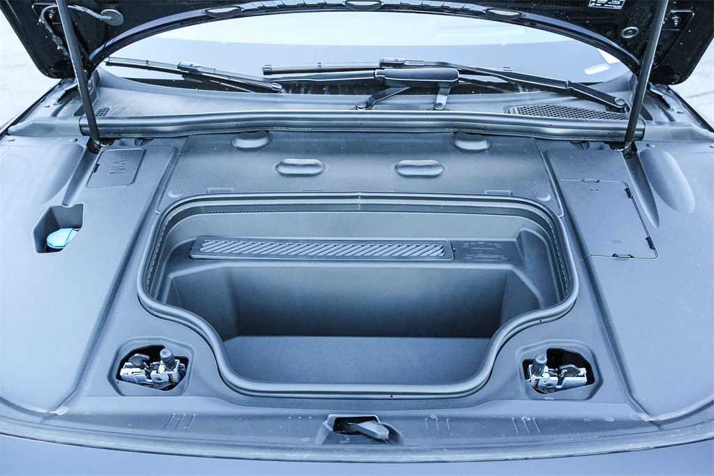 Thumbnail: 2025 Audi e-tron S - 26