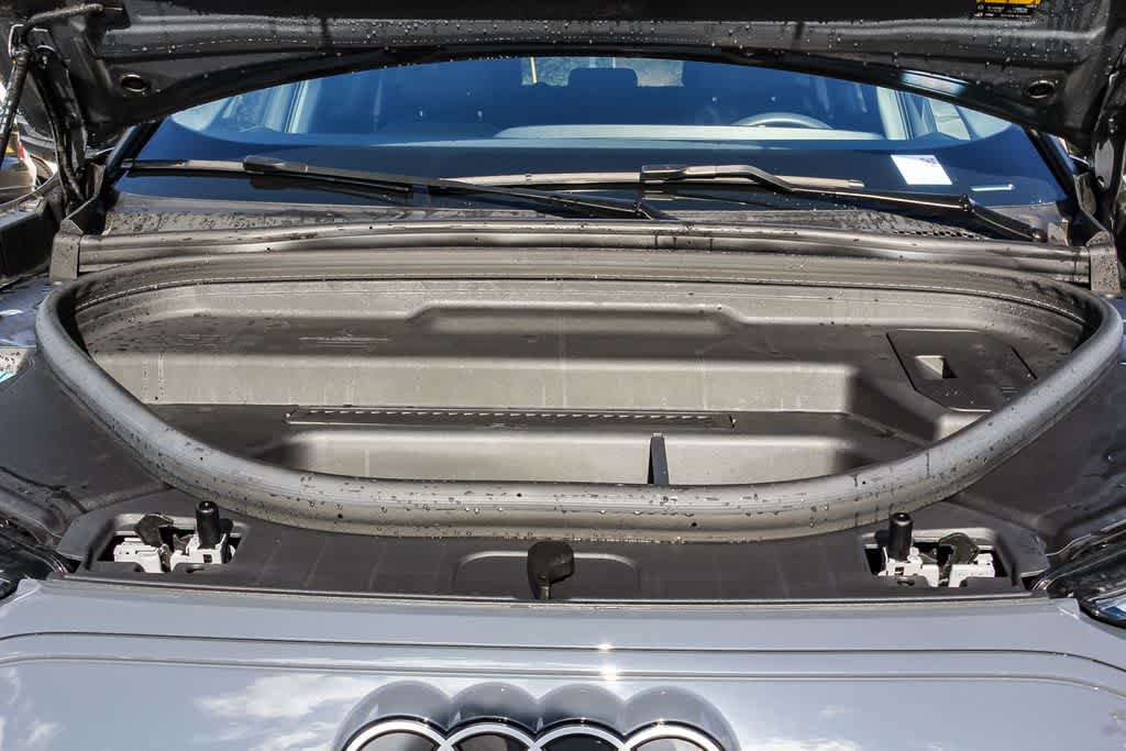 Thumbnail: 2025 Audi Q6 e-tron - 23