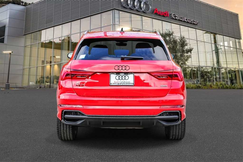 Thumbnail: 2023 Audi Q3 - 3