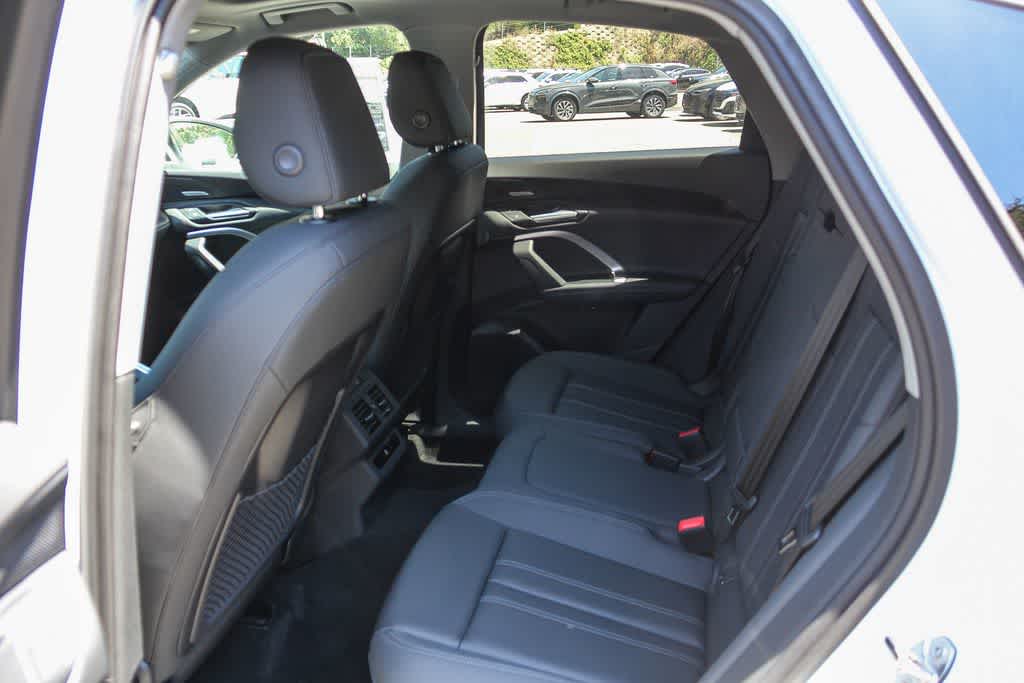 Thumbnail: 2026 Audi Q5 - 17