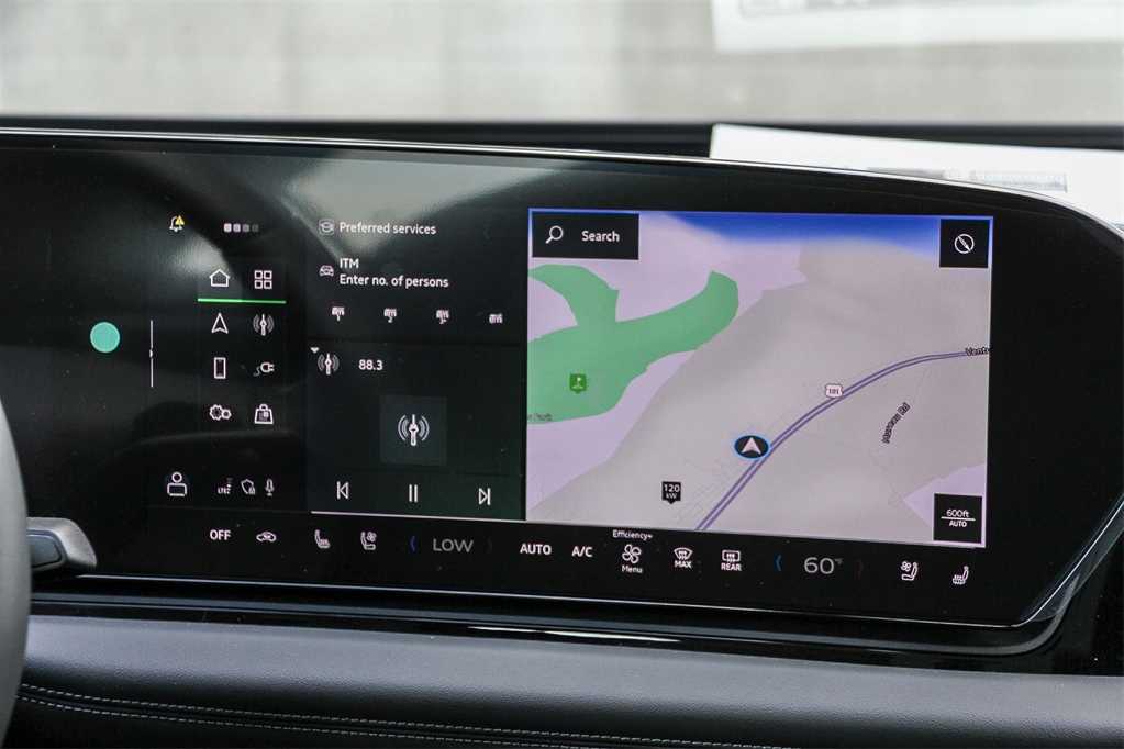 Thumbnail: 2025 Audi e-tron S - 15