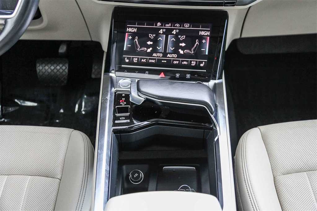 Thumbnail: 2019 Audi e-tron - 14