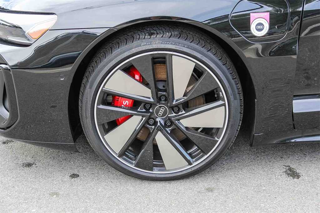 Thumbnail: 2026 Audi e-tron GT - 9