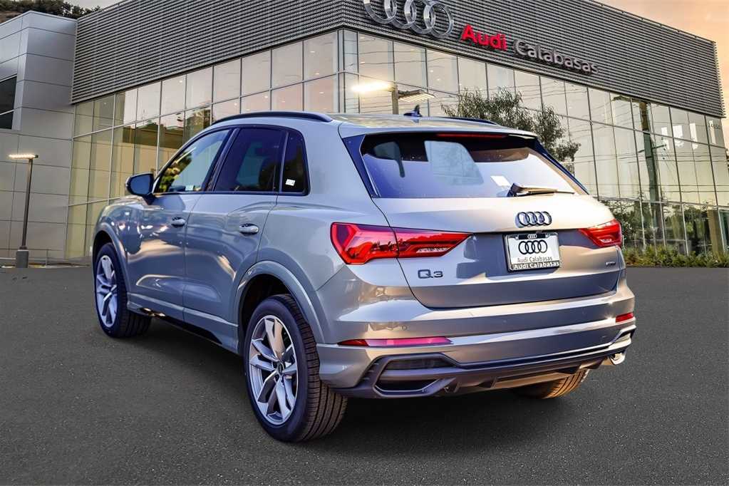 Thumbnail: 2025 Audi Q3 - 2