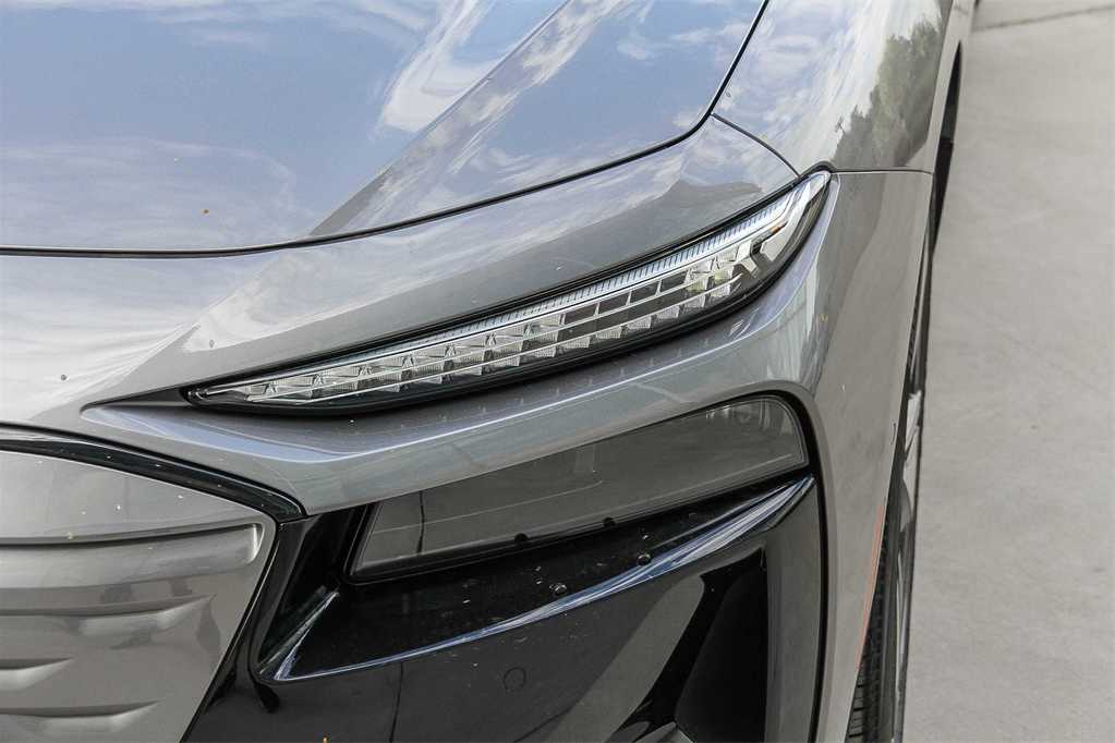 Thumbnail: 2025 Audi e-tron S - 7