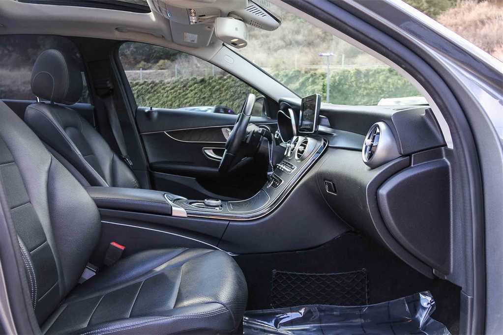 Thumbnail: 2017 Mercedes-Benz C-Class - 18