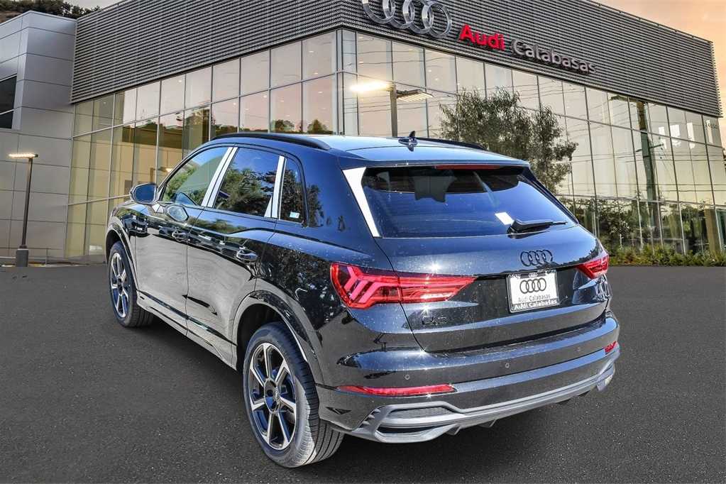 Thumbnail: 2025 Audi Q3 - 2