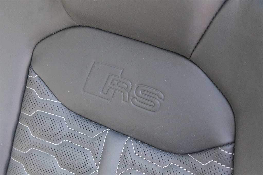 Thumbnail: 2023 Audi RS Q8 - 28