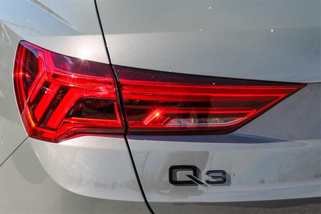 Thumbnail: 2025 Audi Q3 - 7