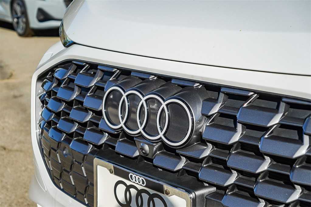 Thumbnail: 2025 Audi Q5 - 9