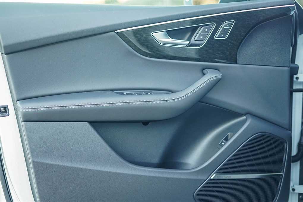 Thumbnail: 2026 Audi Q8 - 22