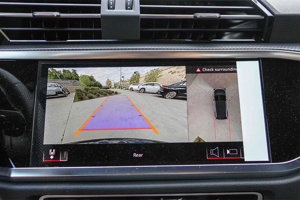 Thumbnail: 2025 Audi Q3 - 23