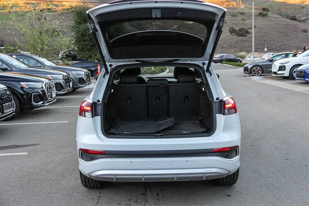 Thumbnail: 2024 Audi Q4 e-tron - 26