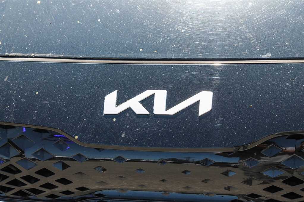 Thumbnail: 2022 Kia Niro - 9
