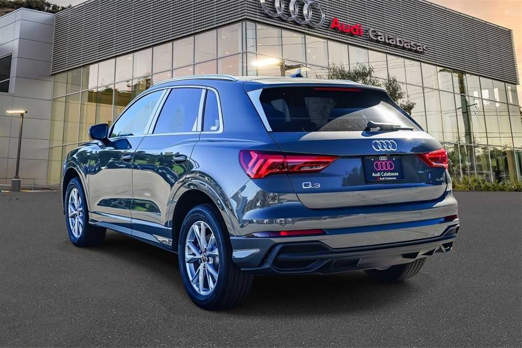 Thumbnail: 2025 Audi Q3 - 2