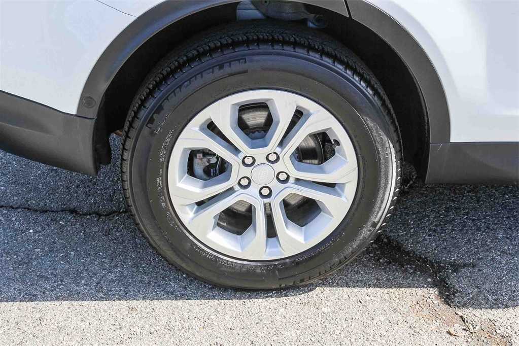 Thumbnail: 2021 Land Rover Discovery Sport - 10