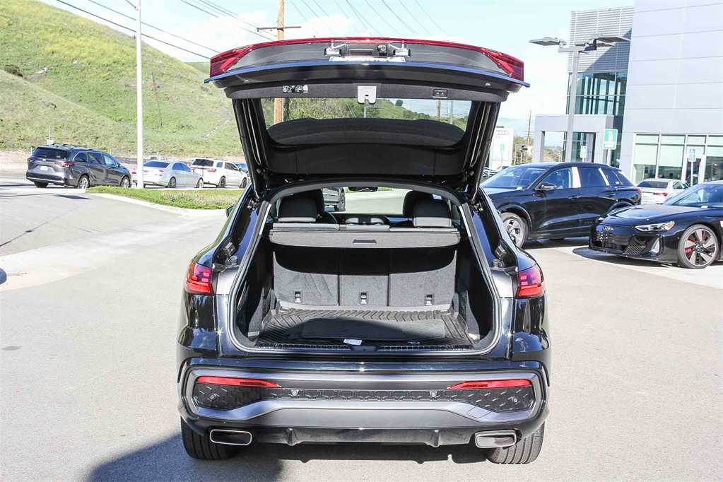 Thumbnail: 2025 Audi Q5 - 24