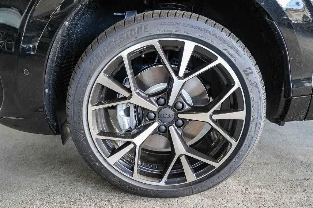 Thumbnail: 2026 Audi Q3 - 9