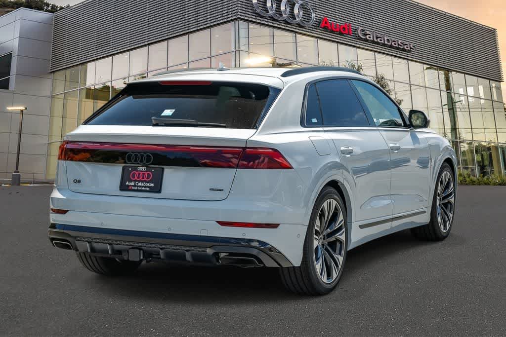 Thumbnail: 2026 Audi Q8 - 4