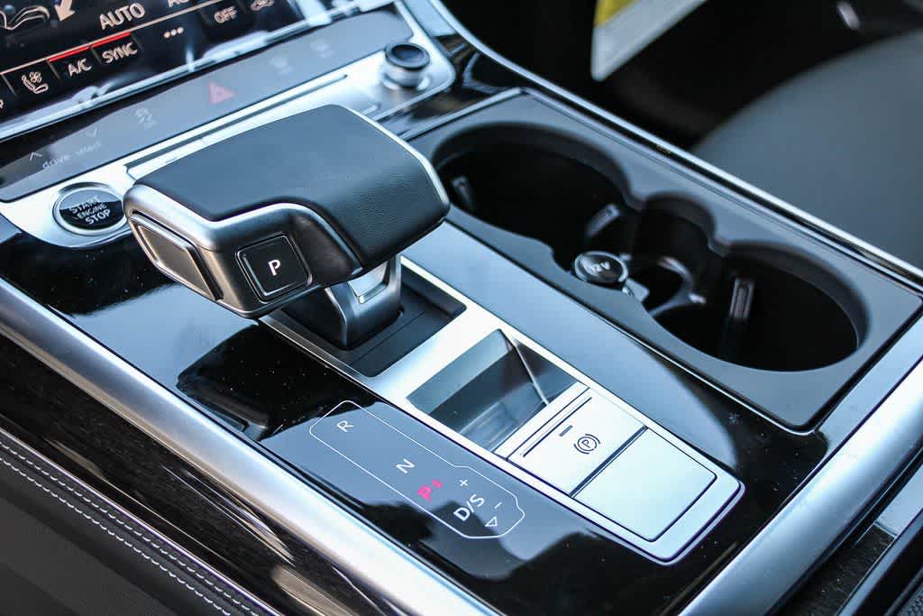 Thumbnail: 2026 Audi Q8 - 21