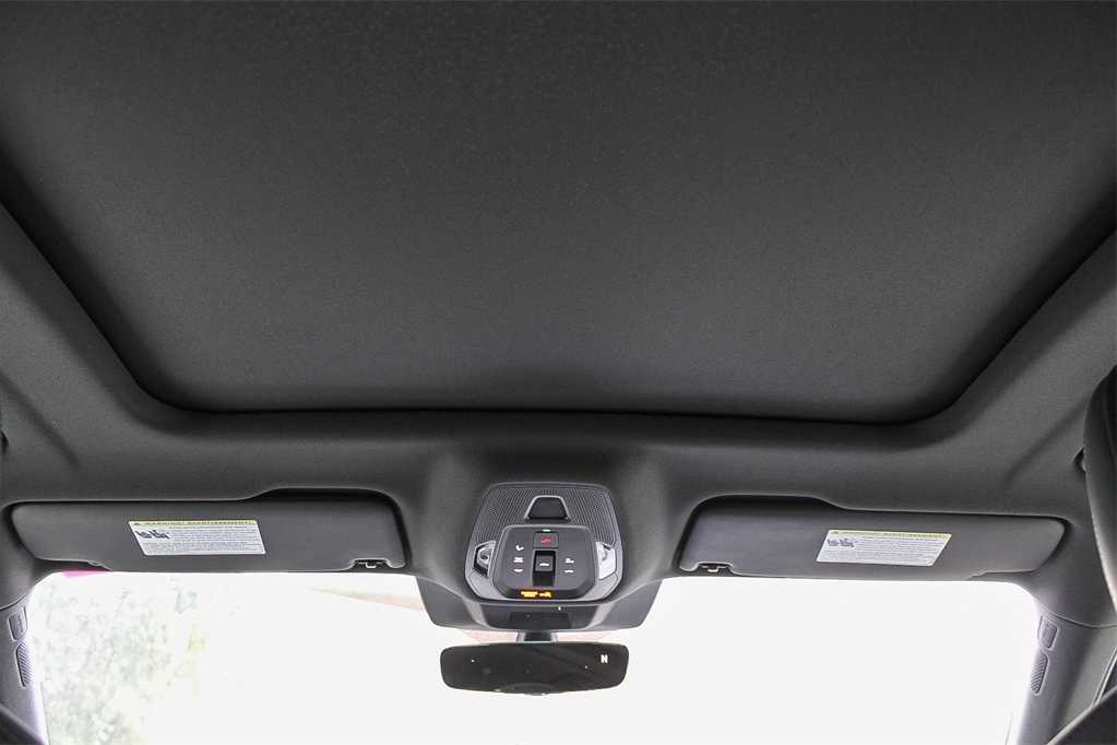 Thumbnail: 2025 Audi SQ5 - 18