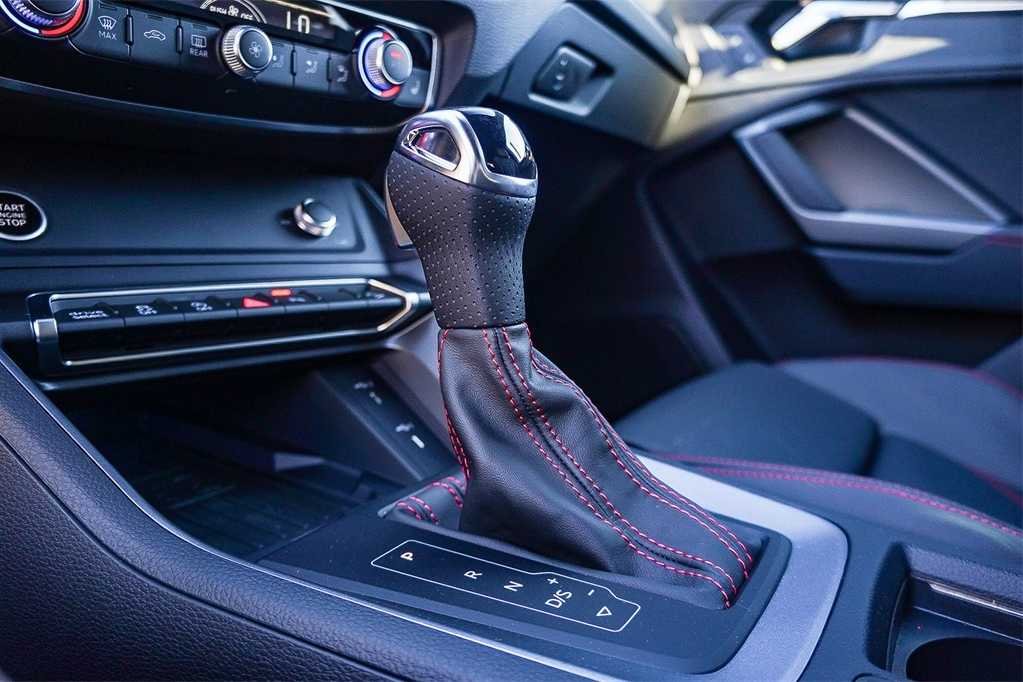 Thumbnail: 2025 Audi Q3 - 25