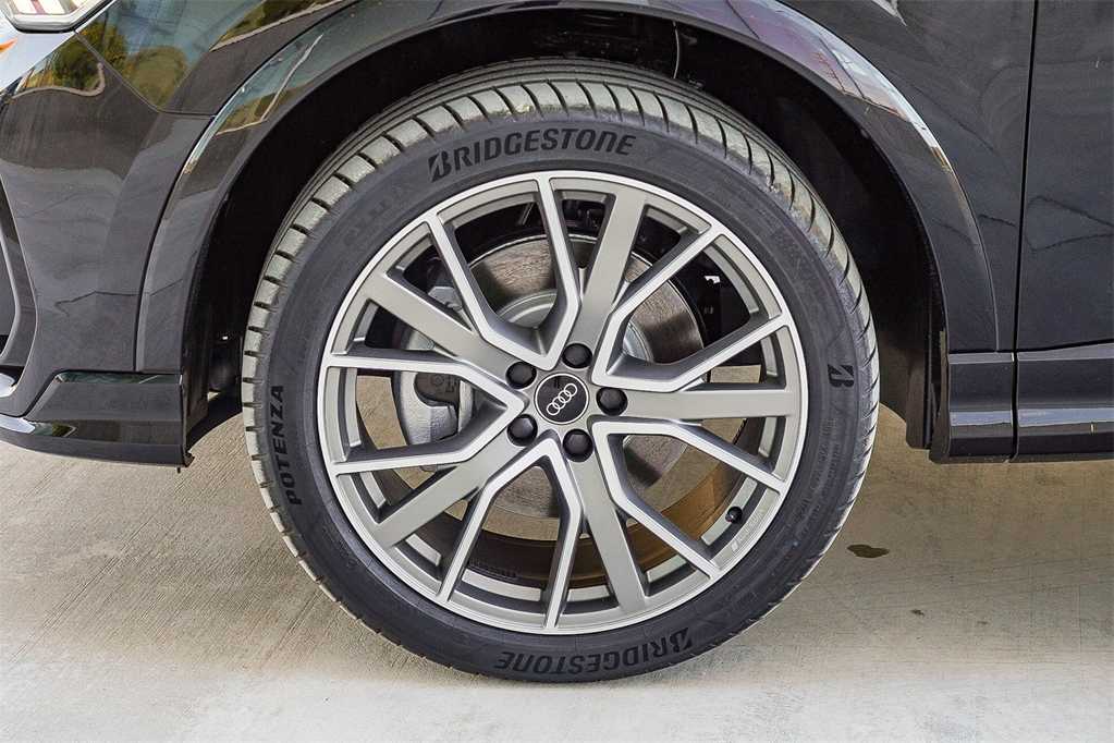 Thumbnail: 2025 Audi Q3 - 10