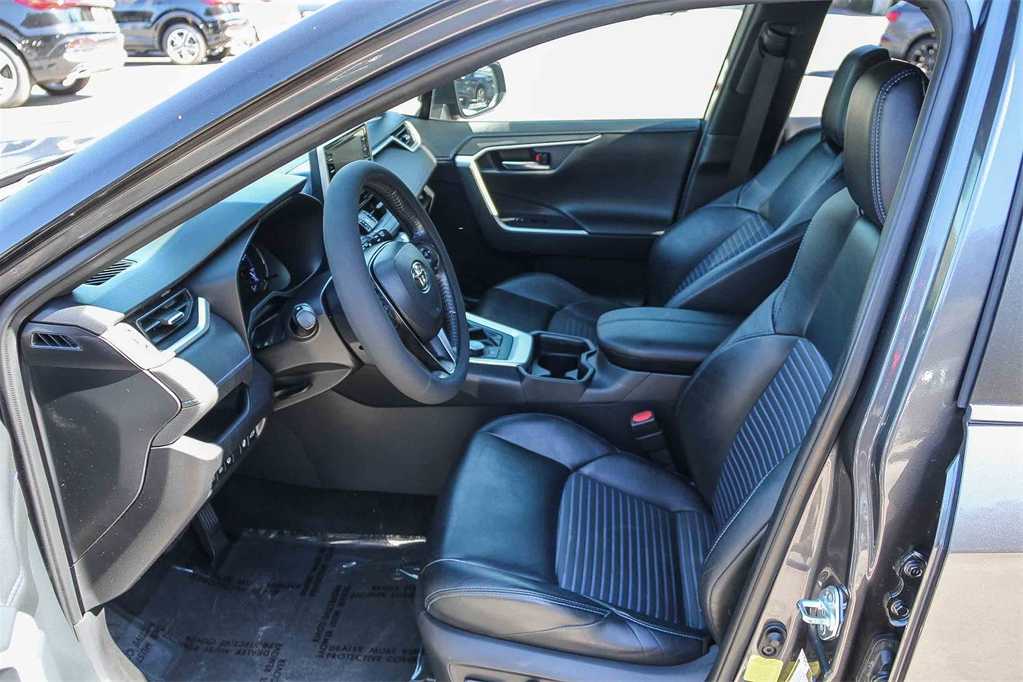 Thumbnail: 2019 Toyota RAV4 - 18