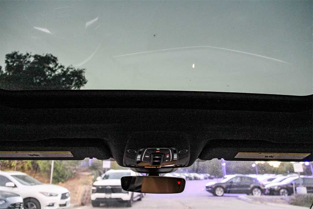 Thumbnail: 2022 Audi e-tron - 12