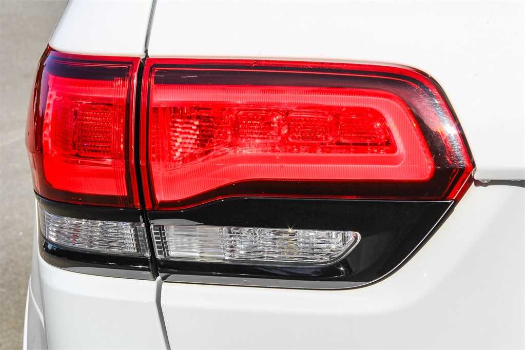 Thumbnail: 2018 Jeep Grand Cherokee - 11