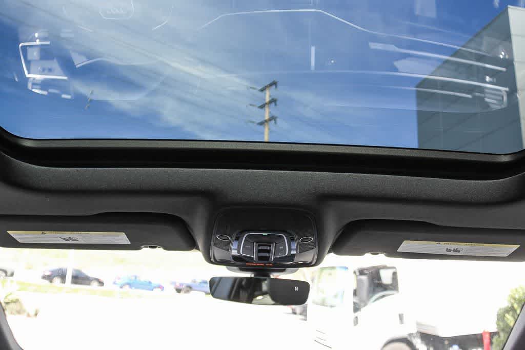 Thumbnail: 2026 Audi Q8 - 12