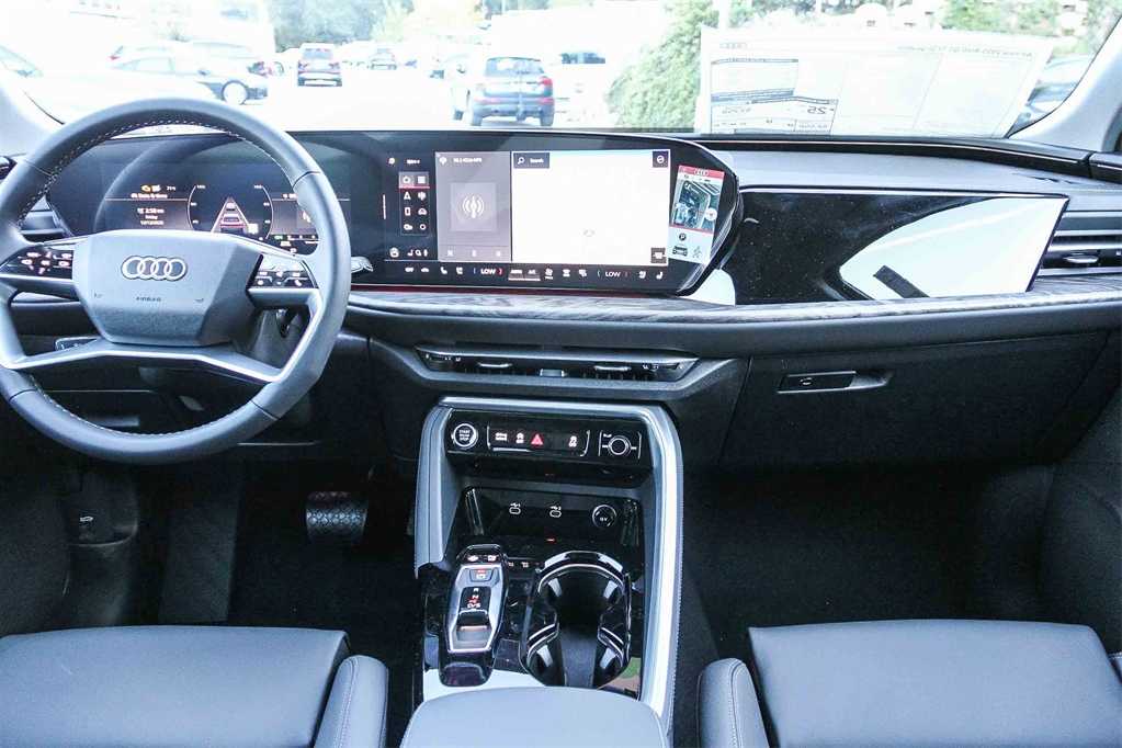 Thumbnail: 2025 Audi Q5 - 13