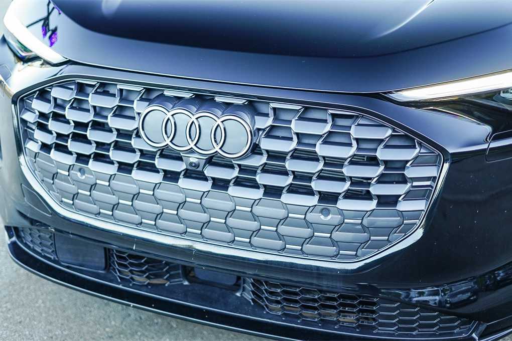 Thumbnail: 2025 Audi Q5 - 8