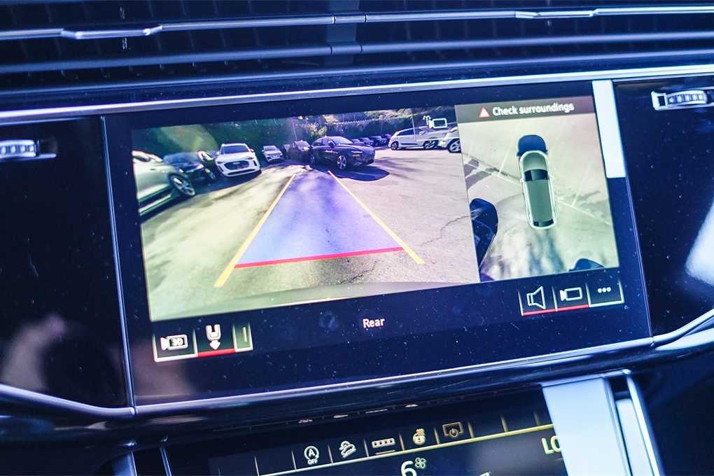 Thumbnail: 2026 Audi Q8 - 25