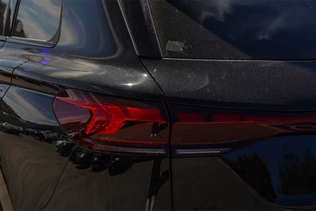 Thumbnail: 2025 Audi Q6 e-tron - 7