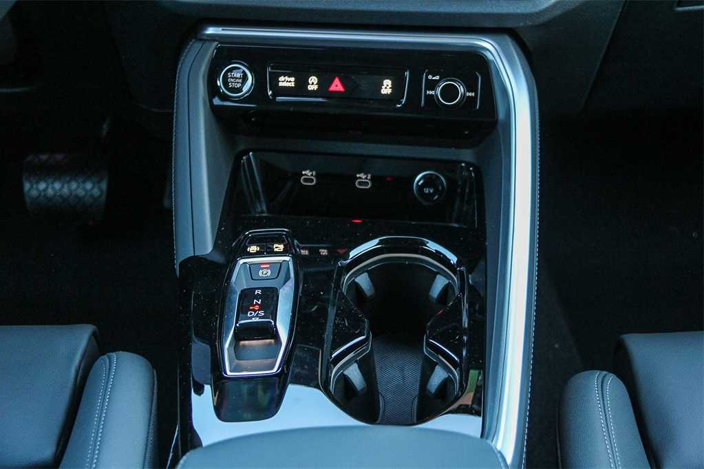 Thumbnail: 2025 Audi Q5 - 14