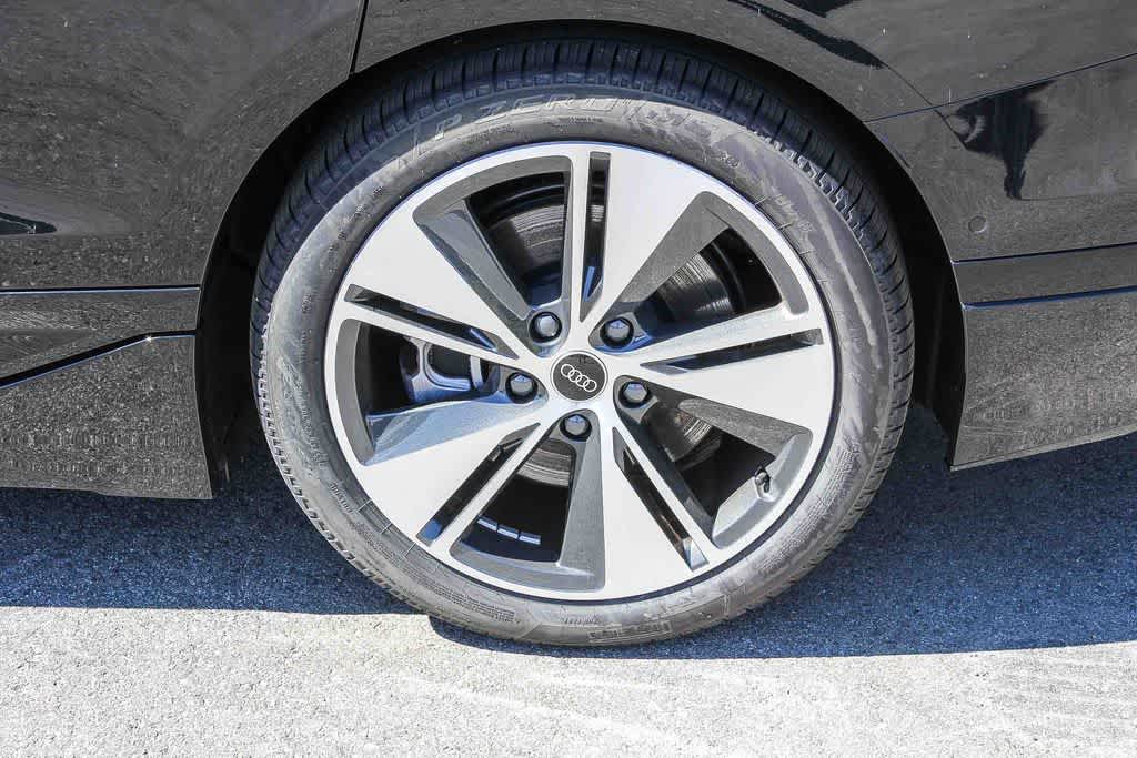 Thumbnail: 2025 Audi e-tron S - 10