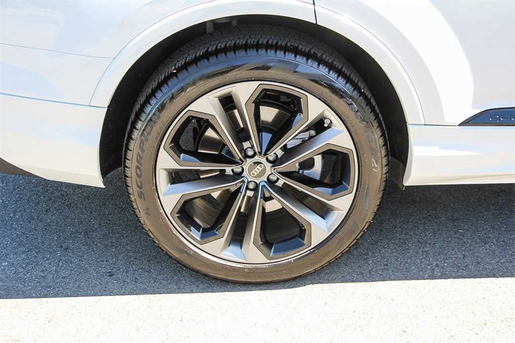 Thumbnail: 2025 Audi Q7 - 10