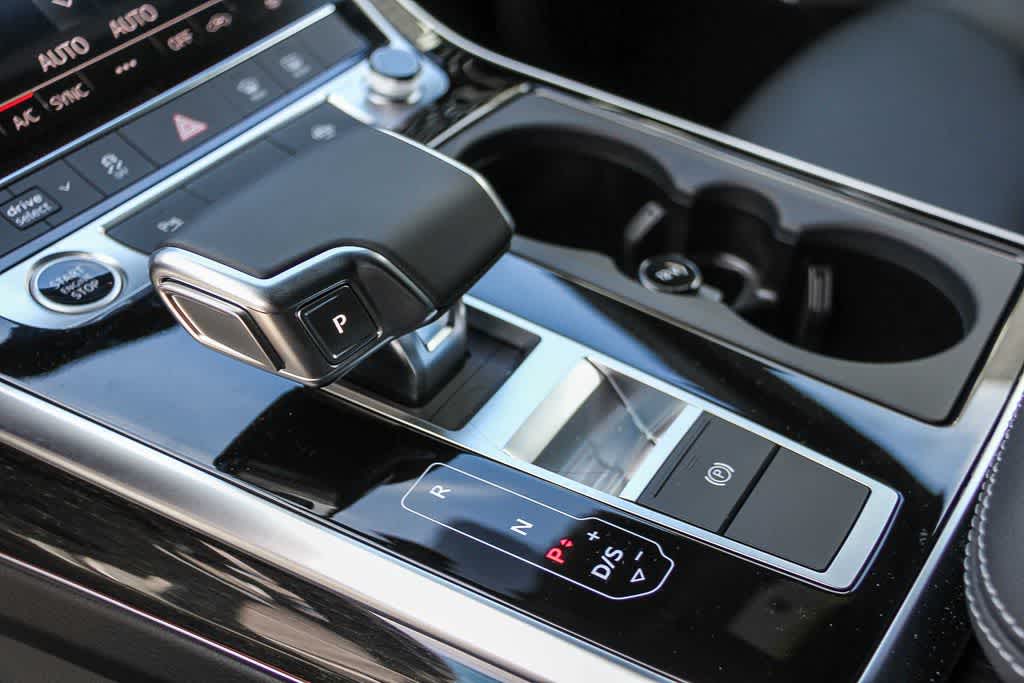 Thumbnail: 2026 Audi Q8 - 20