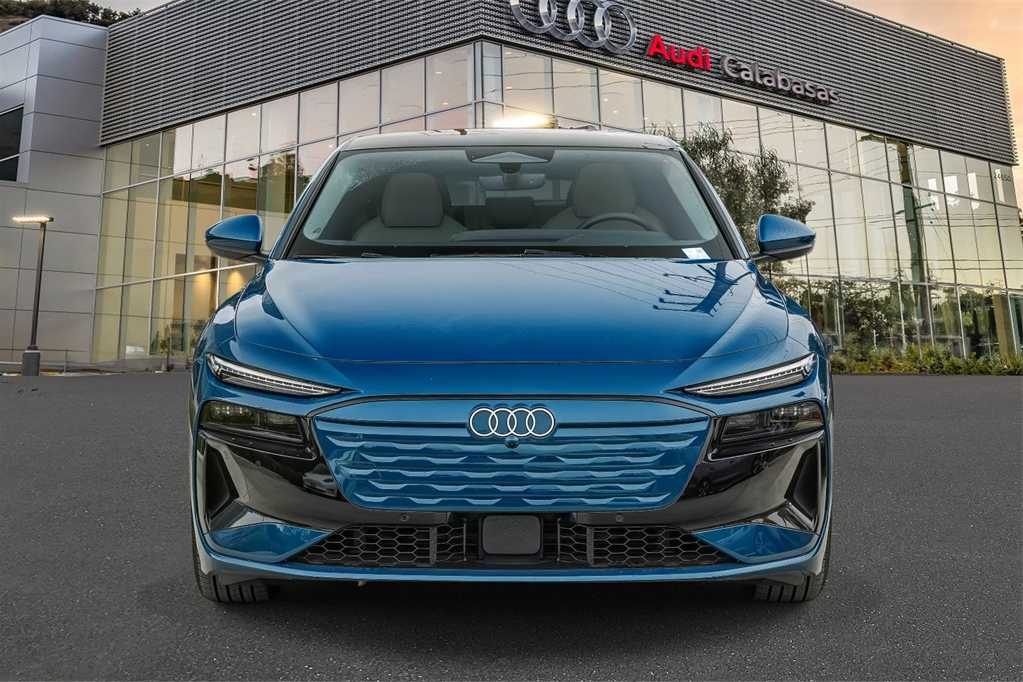 Thumbnail: 2025 Audi e-tron - 2
