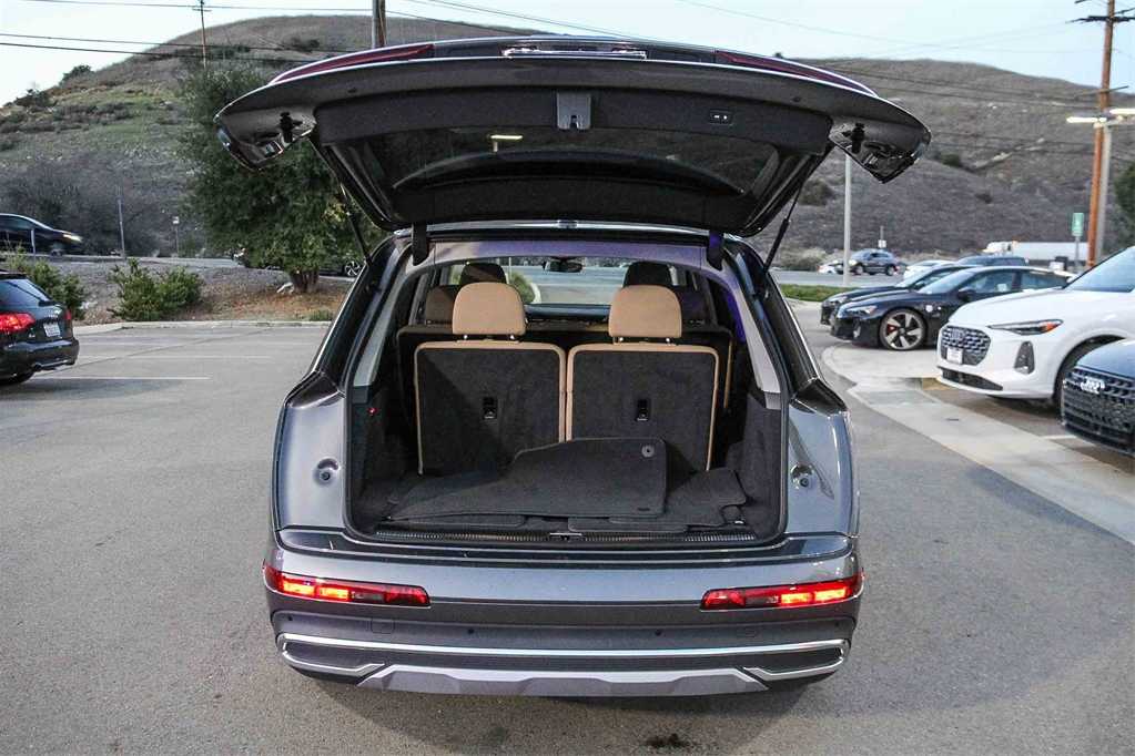 Thumbnail: 2023 Audi Q7 - 21